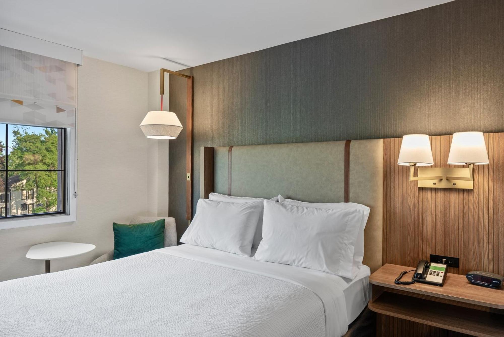 Holiday Inn Niagara Falls State Park Entry By Ihg Exterior photo