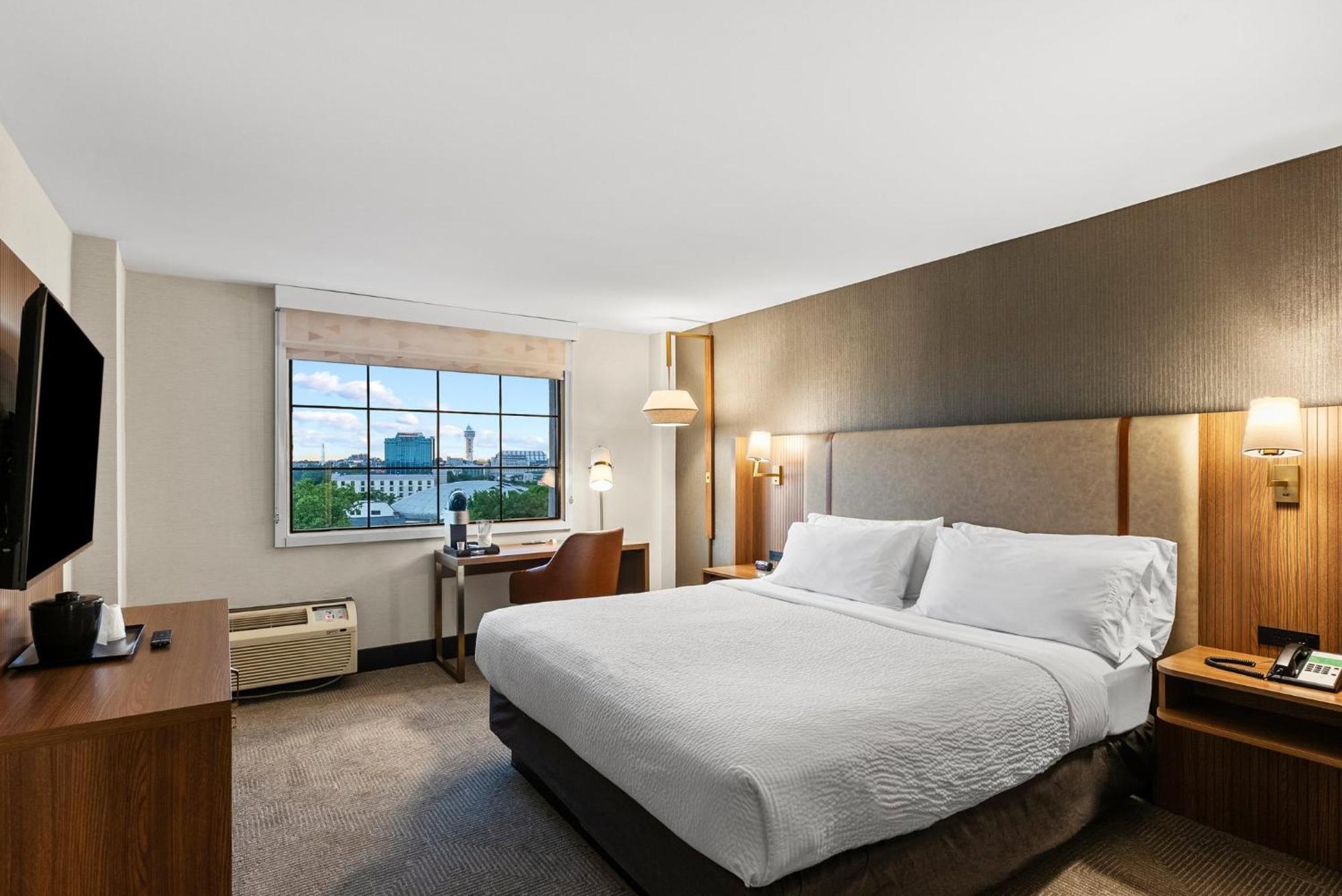 Holiday Inn Niagara Falls State Park Entry By Ihg Exterior photo