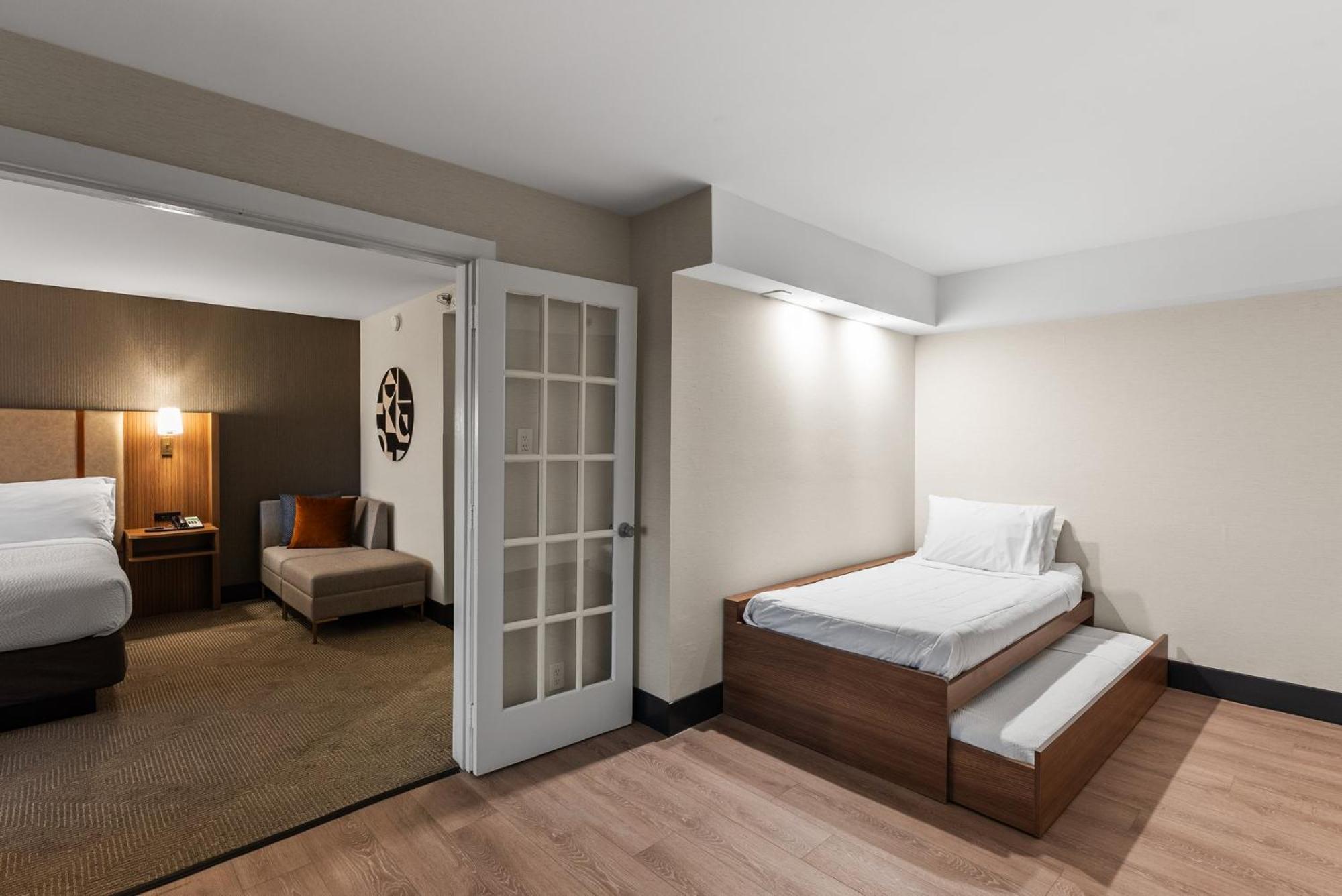 Holiday Inn Niagara Falls State Park Entry By Ihg Exterior photo